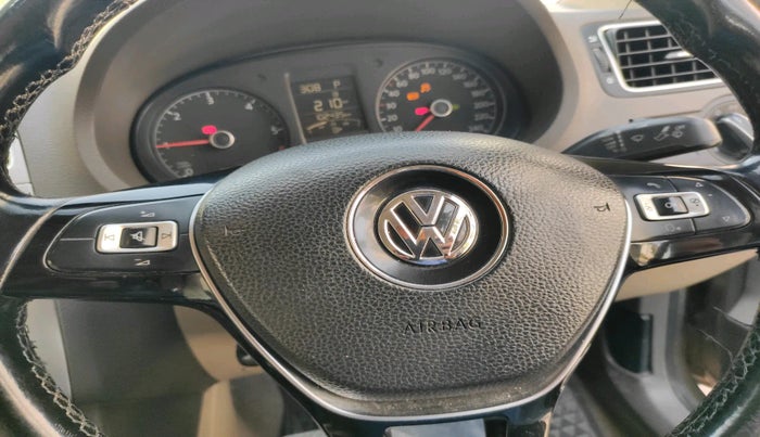2016 Volkswagen Vento HIGHLINE 1.5 AT, Diesel, Automatic, 1,02,435 km, interior