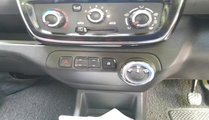 2017 Renault Kwid RXT 1.0 AMT, Petrol, Automatic, 53,149 km, interior