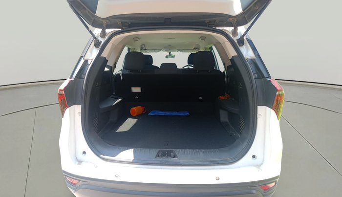 2023 Mahindra XUV700 MX D MT 5 STR, Diesel, Manual, 38,942 km, exterior