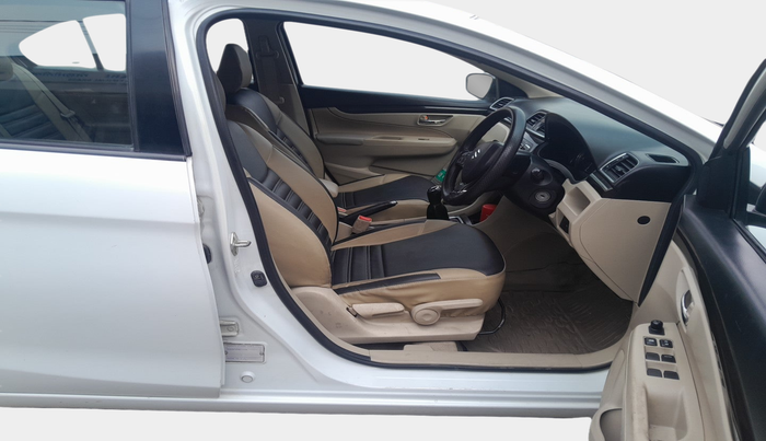 2015 Maruti Ciaz VDI +, Diesel, Manual, 85,523 km, interior