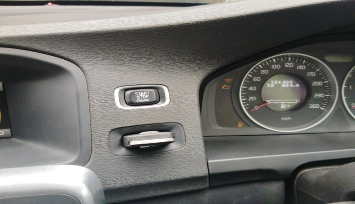 2013 Volvo S60 Kinetic D4, Diesel, Automatic, 1,21,433 km, interior