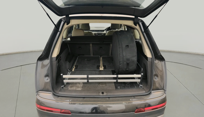 2016 Audi Q7 45 TDI QUATTRO PREMIUM PLUS, Diesel, Automatic, 1,22,943 km, exterior