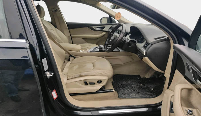 2016 Audi Q7 45 TDI QUATTRO PREMIUM PLUS, Diesel, Automatic, 1,22,943 km, interior