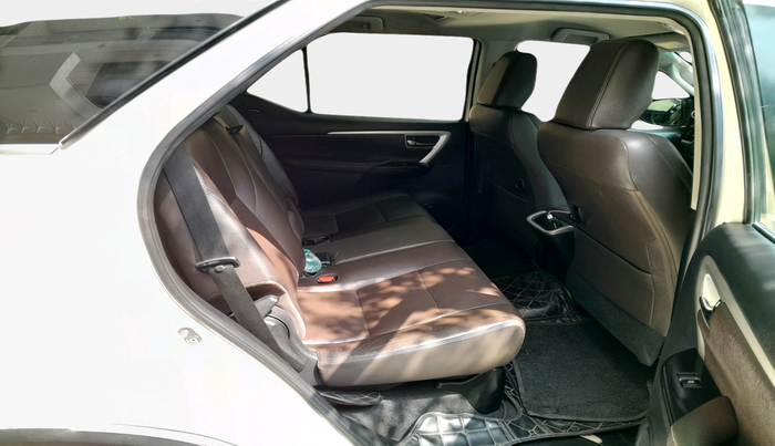 2017 Toyota Fortuner 2.8 4X2 AT, Diesel, Automatic, 1,28,619 km, interior