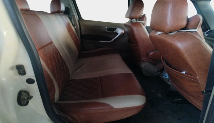 2016 Mahindra TUV300 T8, Diesel, Manual, 1,68,125 km, interior