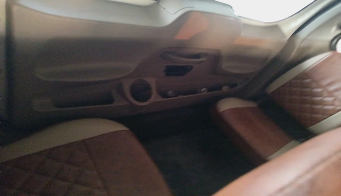 2016 Mahindra TUV300 T8, Diesel, Manual, 1,68,125 km, interior