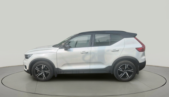 2020 Volvo XC 40 T4 R Design, Petrol, Automatic, 63,631 km, exterior