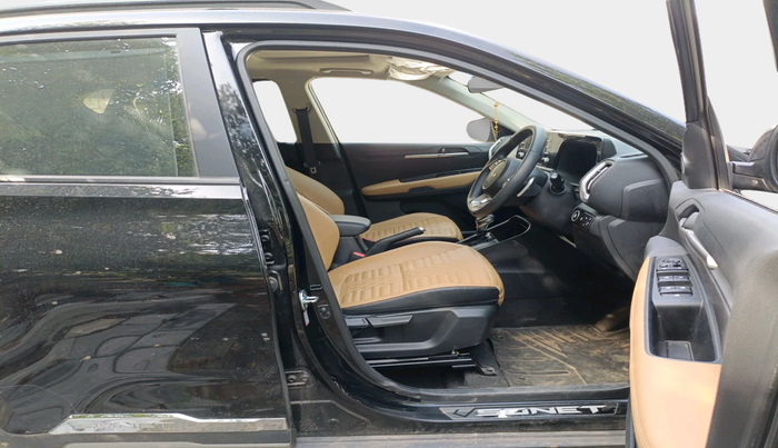 2024 KIA SONET 	 HTX 1.0 TURBO DCT, Petrol, Automatic, 15,110 km, interior