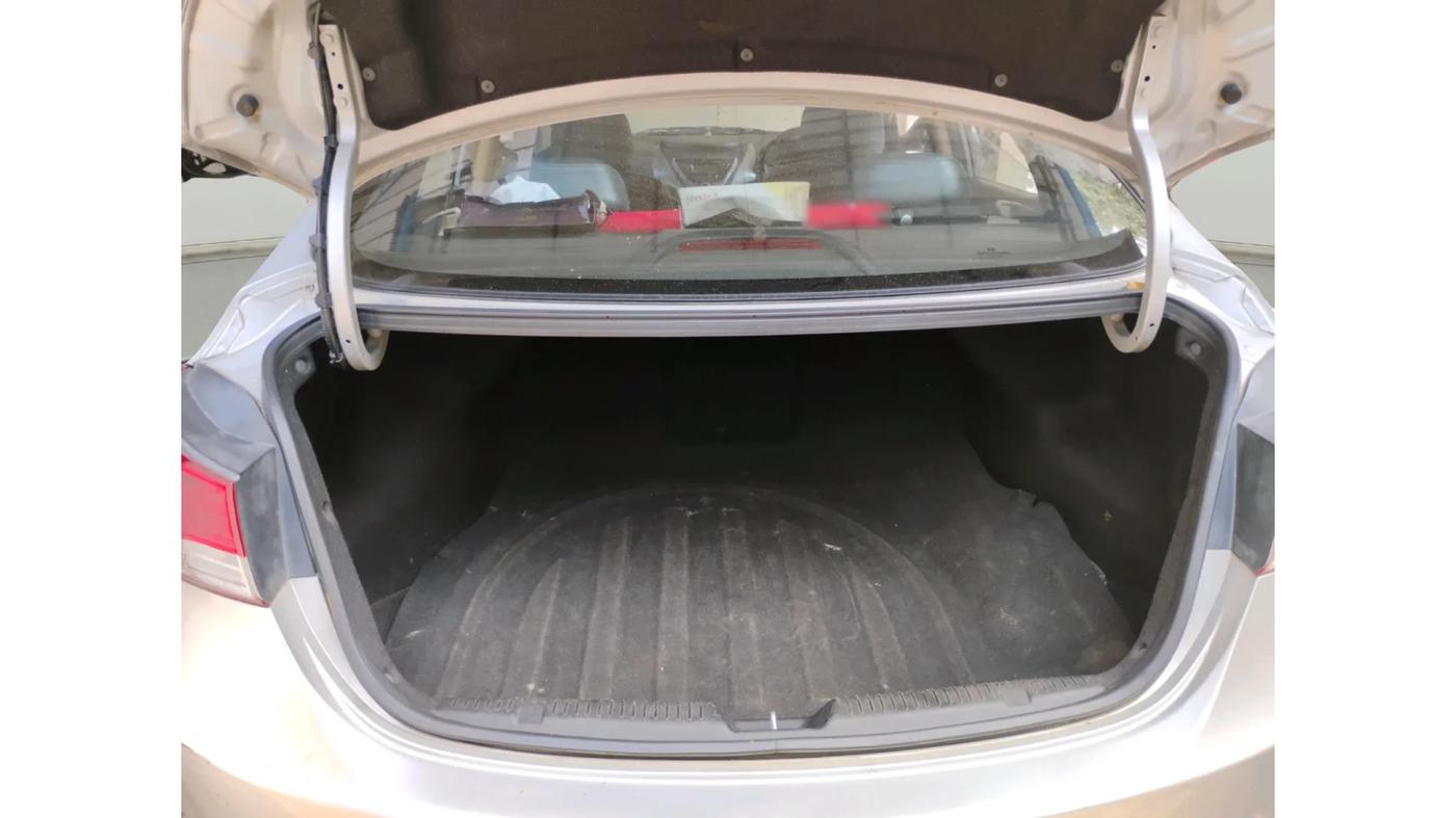 2013 Hyundai New Elantra 1.8 S VTVT, Petrol, Manual, 1,06,475 km, exterior