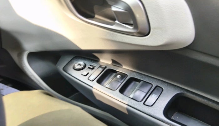 2020 Hyundai GRAND I10 NIOS SPORTZ 1.2 KAPPA VTVT, Petrol, Manual, 53,342 km, interior