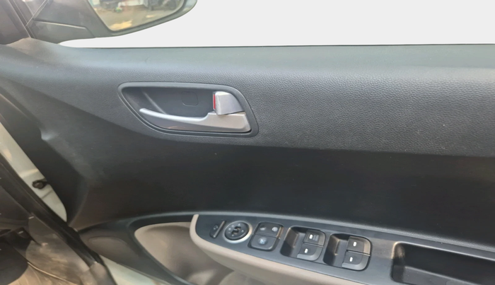 2018 Hyundai Grand i10 SPORTZ 1.2 KAPPA VTVT, Petrol, Manual, 64,102 km, interior