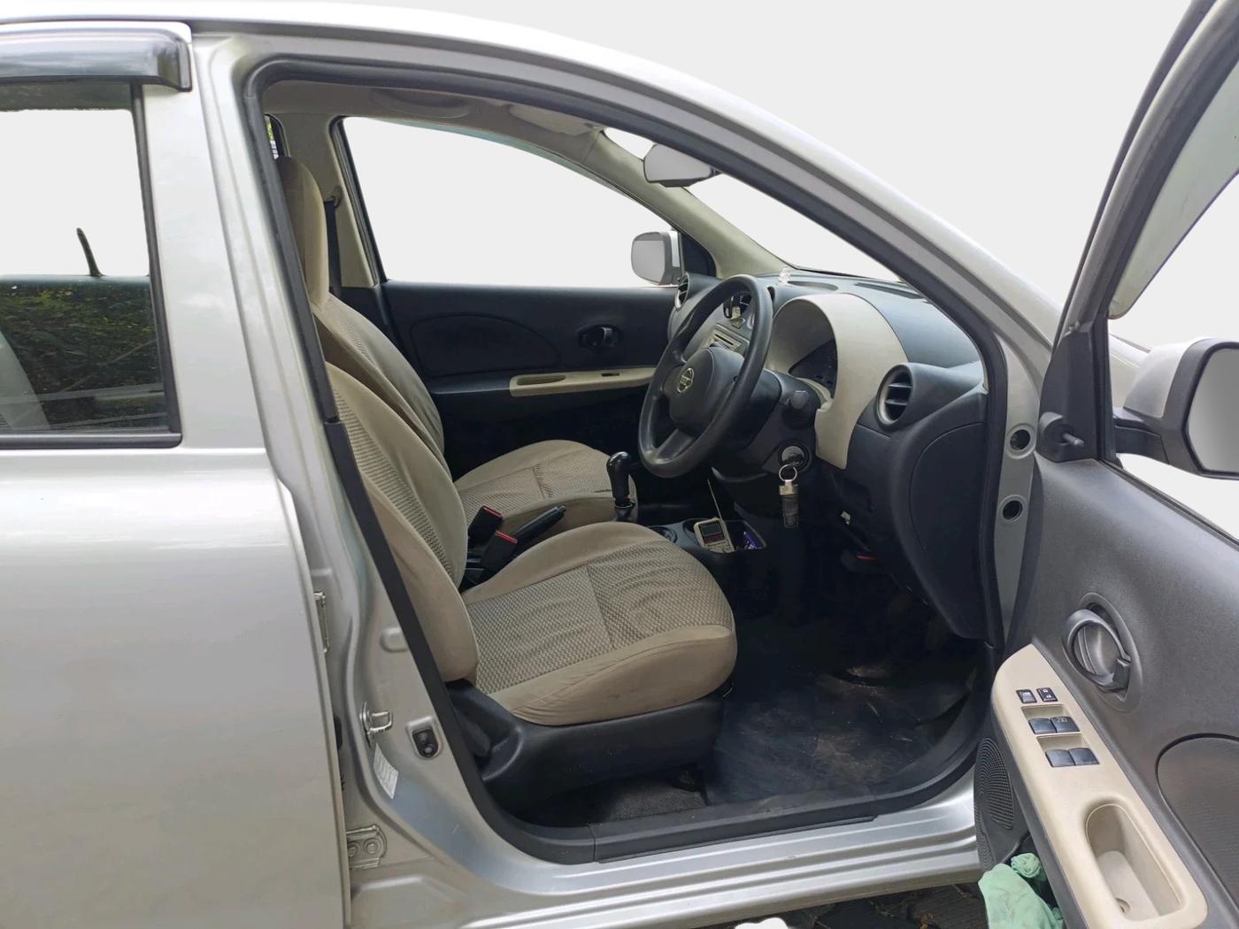 2015 Nissan Micra Active XV, Petrol, Manual, 58,469 km, interior