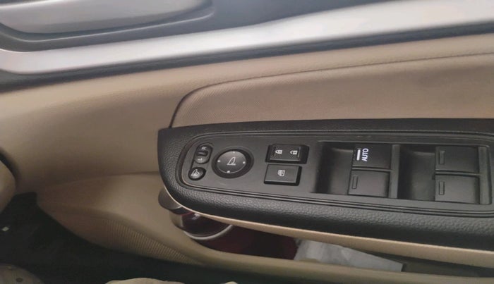 2021 Honda Amaze 1.2L I-VTEC VX CVT, Petrol, Automatic, 37,955 km, interior