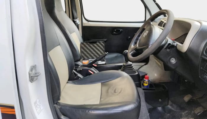 2022 Maruti Eeco 5 STR AC (O), Petrol, Manual, 33,462 km, interior