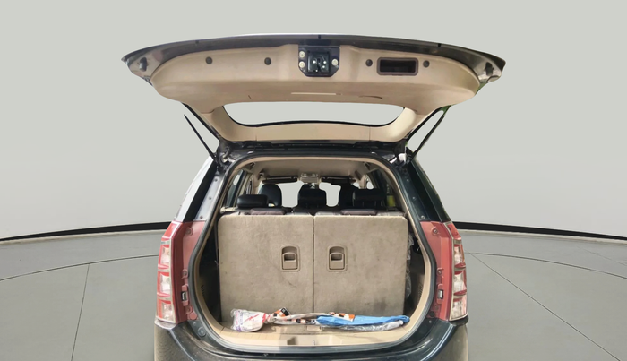 2015 Mahindra XUV500 W8, Diesel, Manual, 59,959 km, exterior