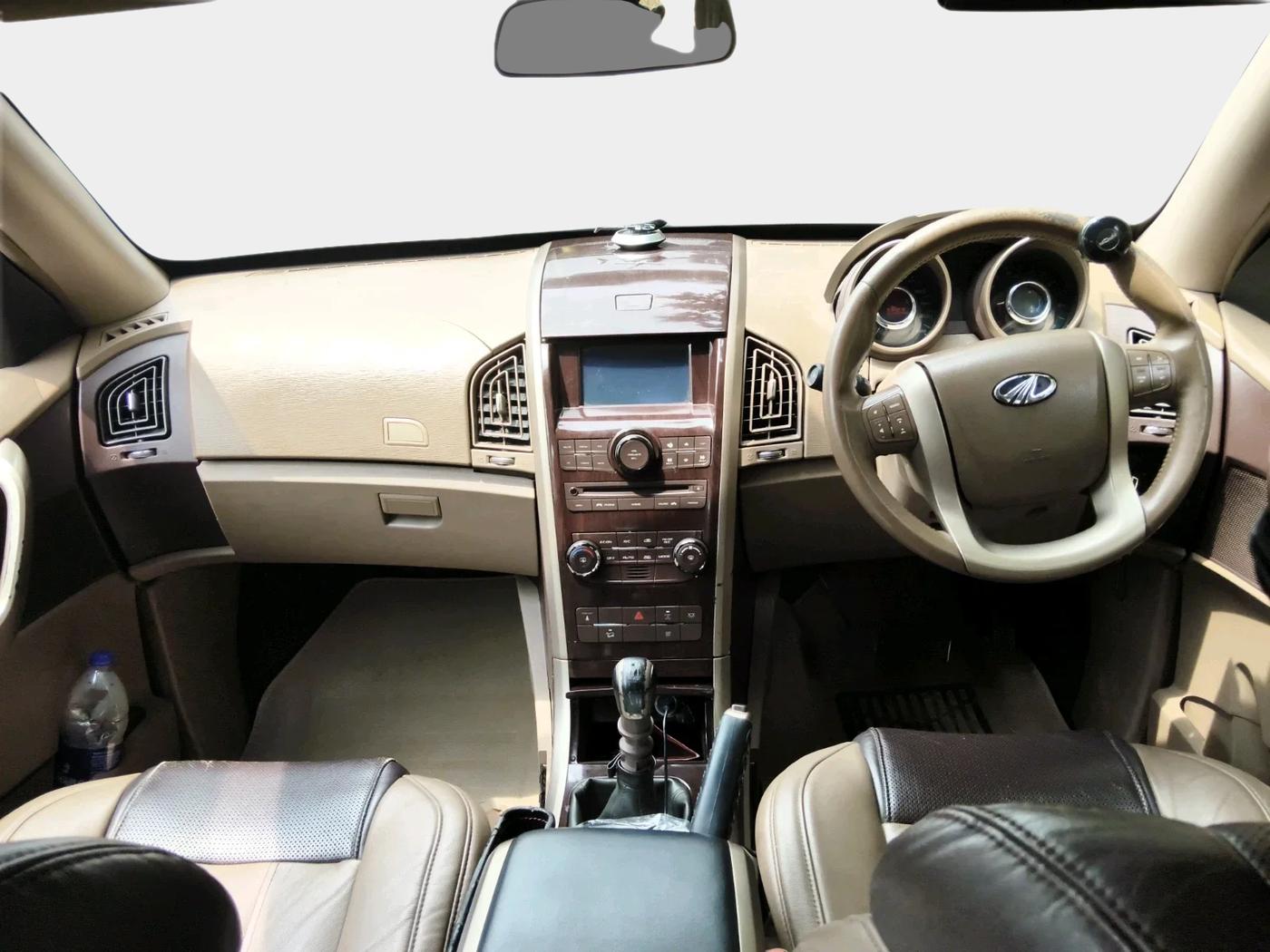 2015 Mahindra XUV500 W8, Diesel, Manual, 59,959 km, interior