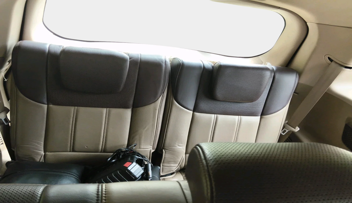 2015 Mahindra XUV500 W8, Diesel, Manual, 59,959 km, interior