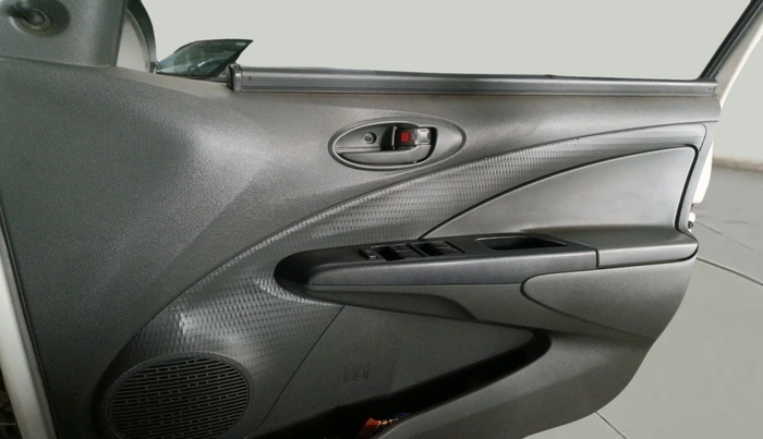 2013 Toyota Etios Liva G, Petrol, Manual, 1,65,985 km, interior