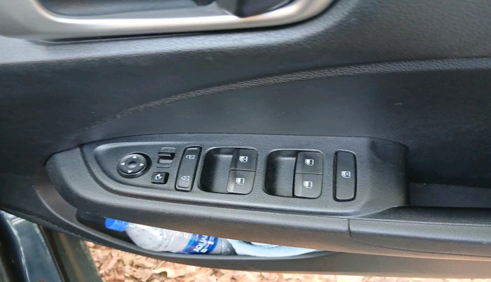 2019 Hyundai VENUE SX PLUS 1.0 TURBO DCT, Petrol, Automatic, 60,817 km, interior