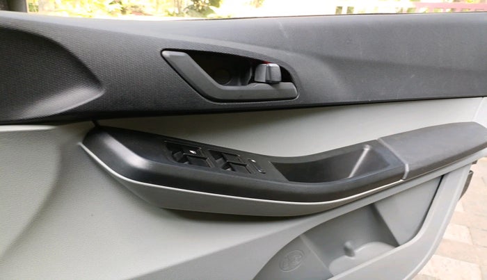 2023 Tata Tiago XT PETROL, Petrol, Manual, 13,750 km, interior