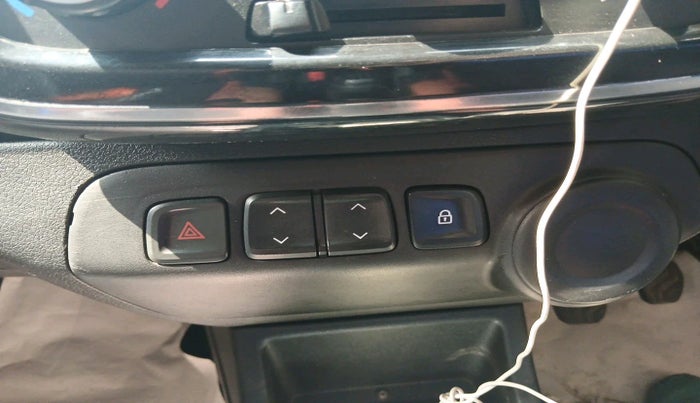 2017 Renault Kwid RXT 1.0, Petrol, Manual, 49,967 km, interior