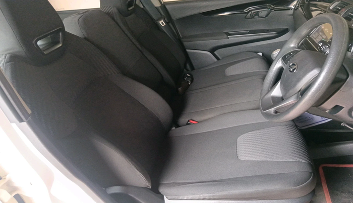 2017 Mahindra KUV 100 NXT K8 P 6 STR, Petrol, Manual, 44,631 km, interior