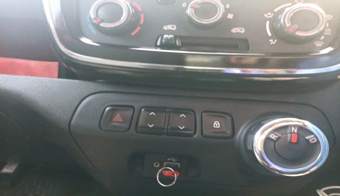 2018 Renault Kwid RXT 1.0 AMT (O), Petrol, Automatic, 59,290 km, interior