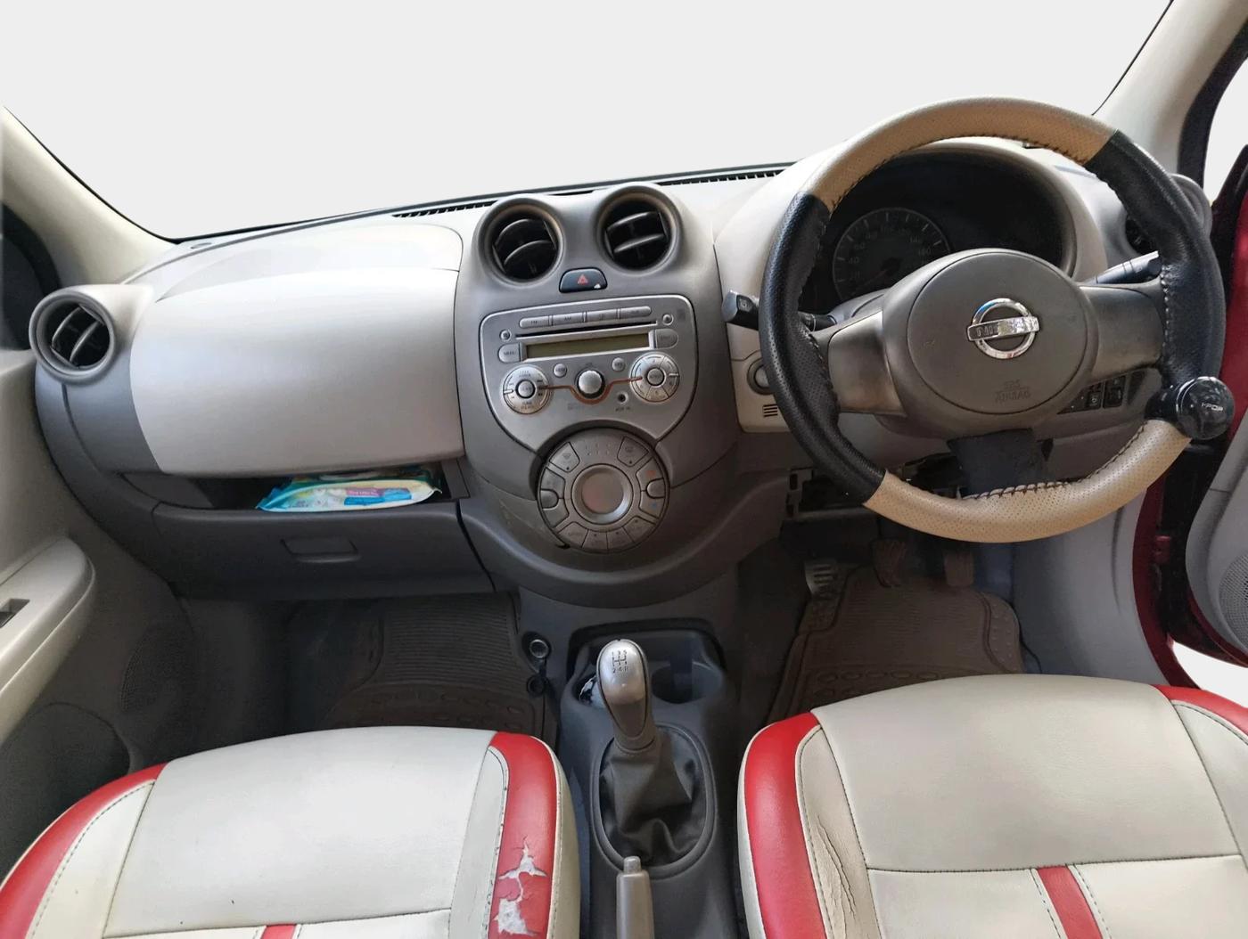 2011 Nissan Micra XV PREMIUM DIESEL, Diesel, Manual, 1,19,595 km, interior
