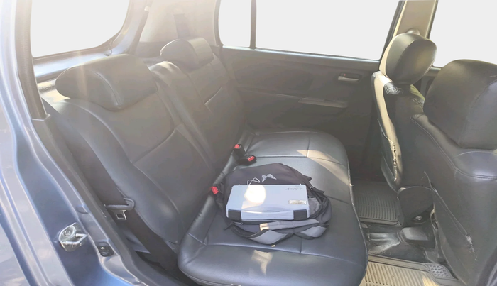 2011 Maruti Wagon R 1.0 VXI, Petrol, Manual, 74,123 km, interior