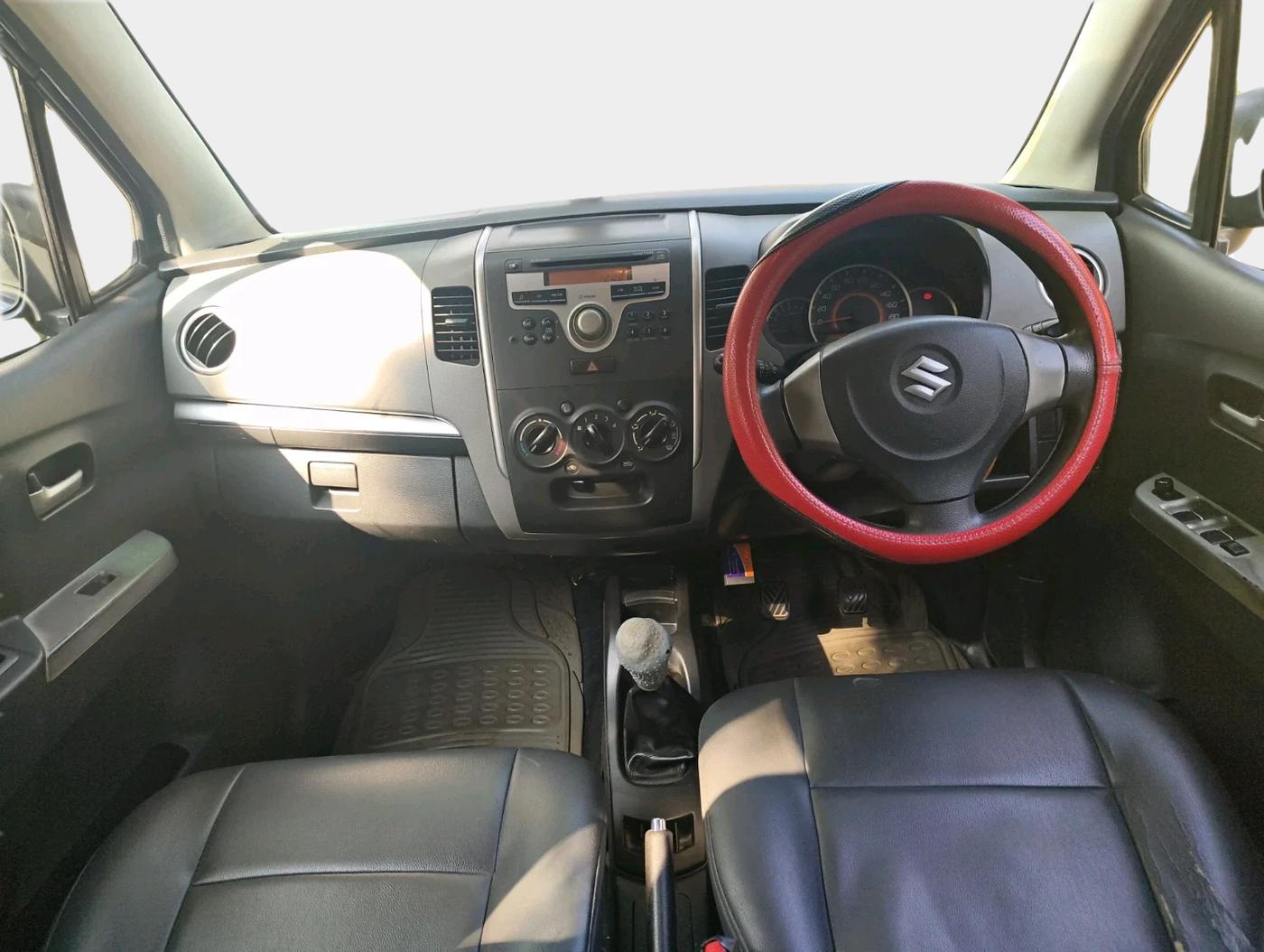 2011 Maruti Wagon R 1.0 VXI, Petrol, Manual, 74,123 km, interior