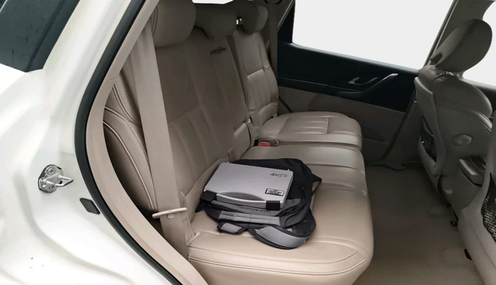 2017 Mahindra XUV500 W10 AWD AT, Diesel, Automatic, 71,847 km, interior