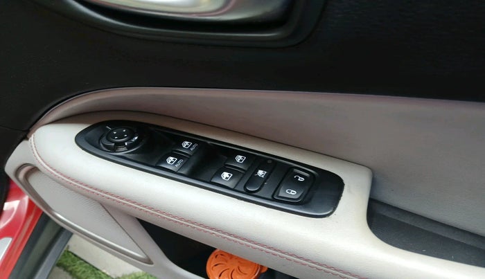 2017 Jeep Compass LIMITED 1.4 PETROL AT, Petrol, Automatic, 88,121 km, interior