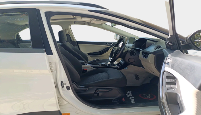 2020 Tata NEXON XZ PLUS PETROL SUNROOF, Petrol, Manual, 40,528 km, interior