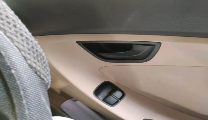 2013 Hyundai Eon ERA +, Petrol, Manual, 56,856 km, interior