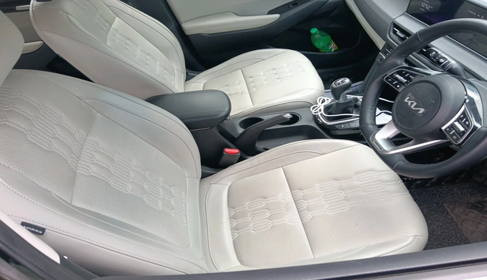 2024 KIA SELTOS  HTX 1.5 PETROL MT, Petrol, Manual, 23,259 km, interior