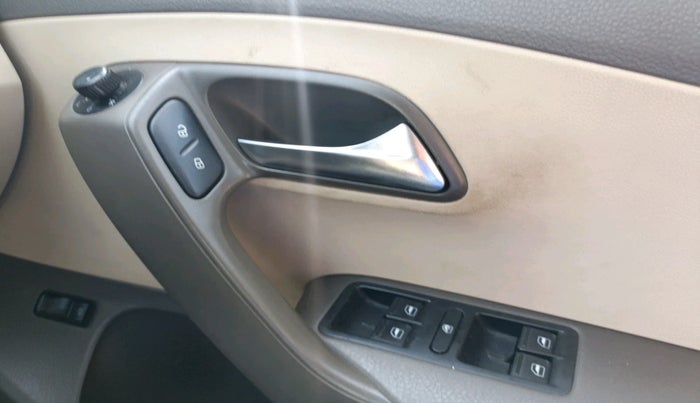 2015 Volkswagen Vento HIGHLINE DIESEL 1.5, Diesel, Manual, 1,32,193 km, interior