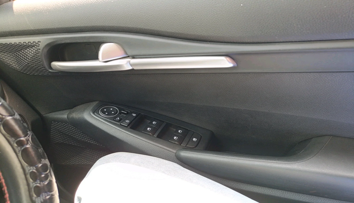 2020 KIA SELTOS HTK PLUS 1.5, Petrol, Manual, 95,037 km, interior