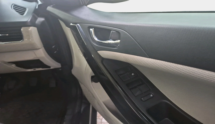 2020 Tata NEXON XZ PLUS (O) PETROL, Petrol, Manual, 52,647 km, interior