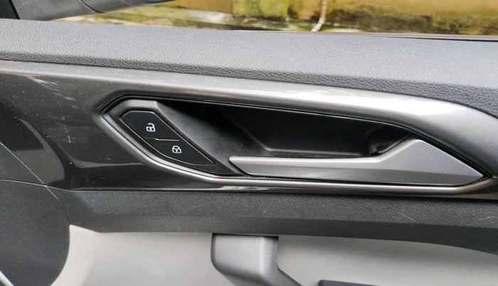 2021 Volkswagen TAIGUN TOPLINE 1.0 TSI MT, Petrol, Manual, 91,630 km, interior