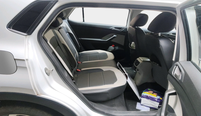 2021 Volkswagen TAIGUN TOPLINE 1.0 TSI MT, Petrol, Manual, 91,630 km, interior