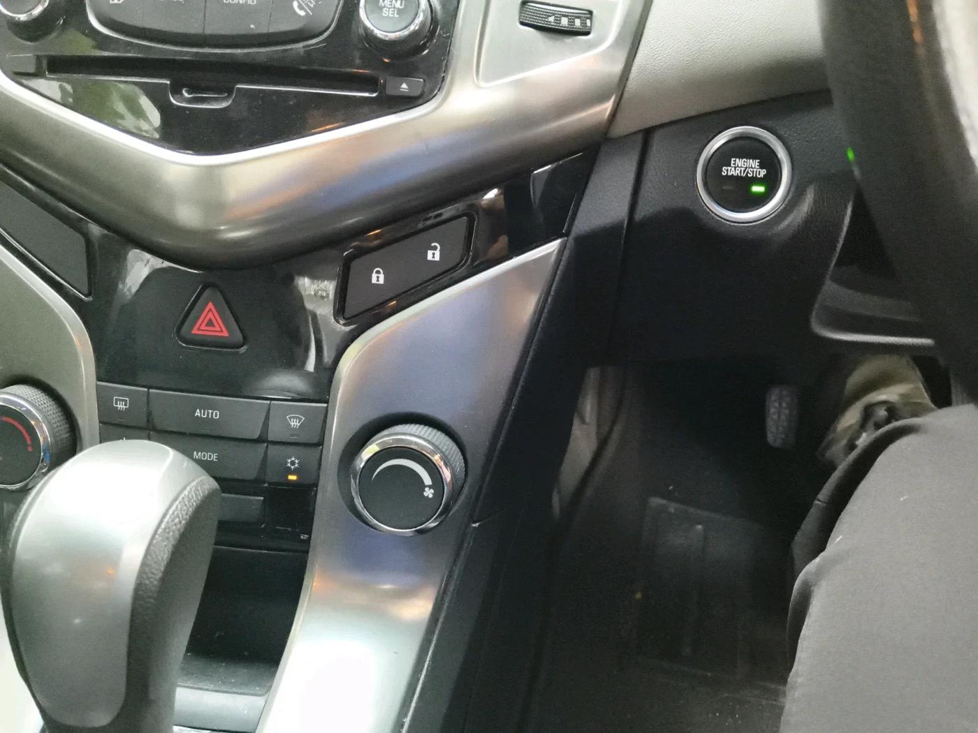 2016 Chevrolet Cruze LTZ AT, Diesel, Automatic, 60,293 km, interior