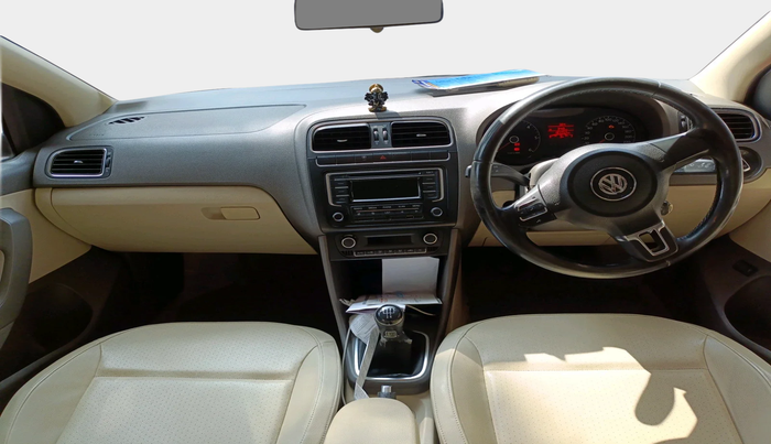 2014 Volkswagen Vento HIGHLINE DIESEL 1.6, Diesel, Manual, 1,84,455 km, interior