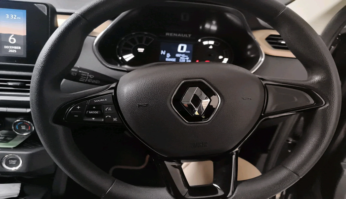 2022 Renault Kiger RXT AMT, Petrol, Automatic, 18,246 km, interior