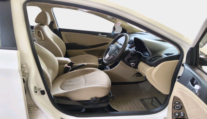 2015 Hyundai Verna FLUIDIC 4S 1.6 VTVT S, Petrol, Manual, 63,668 km, interior