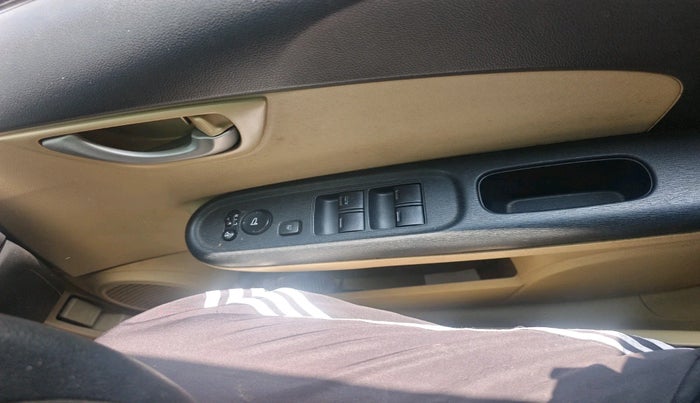 2015 Honda Amaze 1.2L I-VTEC VX, Petrol, Manual, 37,110 km, interior