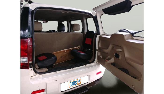 2017 Mahindra TUV300 T6, Diesel, Manual, 98,359 km, exterior