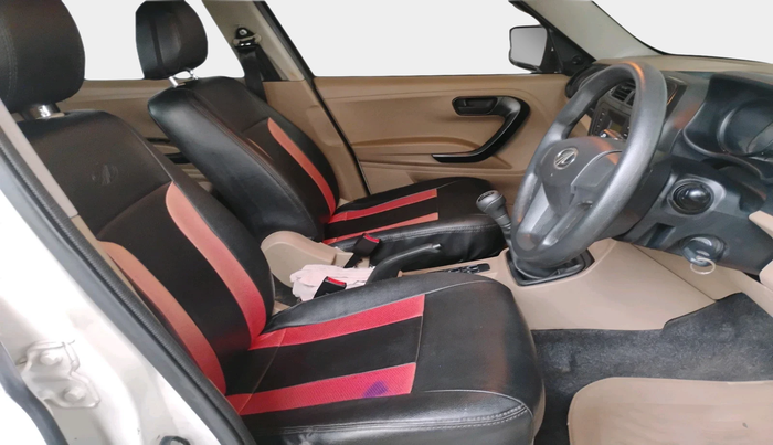 2017 Mahindra TUV300 T6, Diesel, Manual, 98,359 km, interior