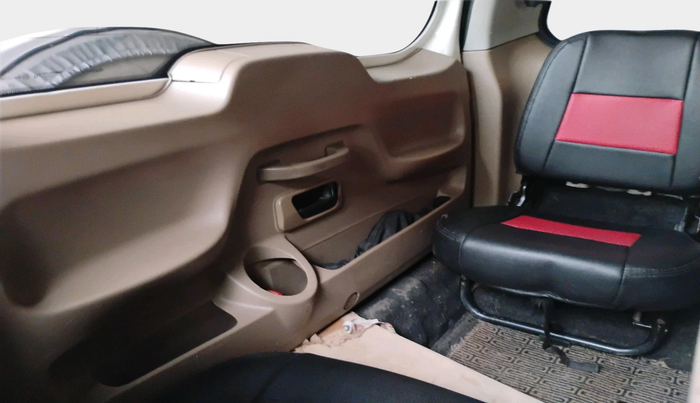 2017 Mahindra TUV300 T6, Diesel, Manual, 98,359 km, interior