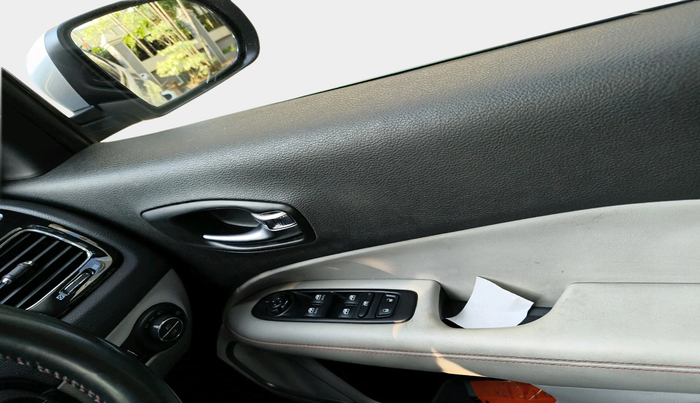 2017 Jeep Compass LIMITED 2.0 DIESEL, Diesel, Manual, 1,01,324 km, interior