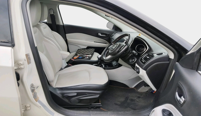 2017 Jeep Compass LIMITED (O) 2.0 DIESEL, Diesel, Manual, 1,19,365 km, interior